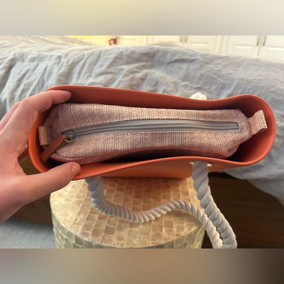 Coral O Bag with Rope Handles - Picture 7 of 9
